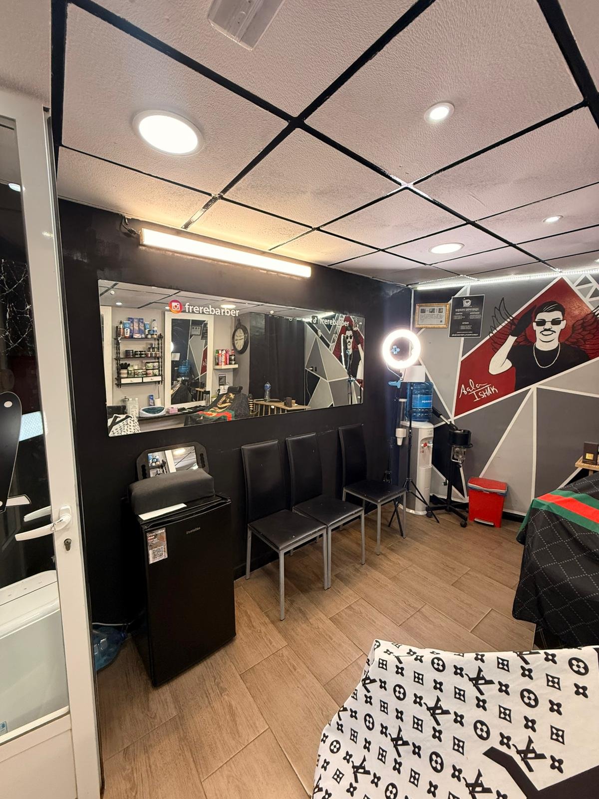 frere barber, barberia en almería